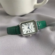 Load image into Gallery viewer, Retro Women&#39;s Classic Quartz Leather Watches
