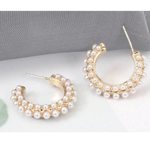 Eleanor Pearl Hoop Earrings