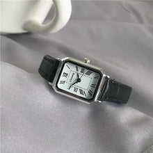 Load image into Gallery viewer, Retro Women&#39;s Classic Quartz Leather Watches
