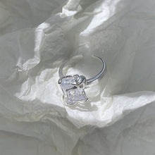 Load image into Gallery viewer, Square Zircon Ring
