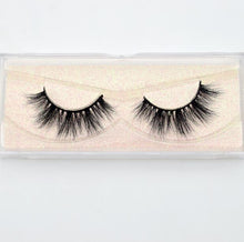 Load image into Gallery viewer, Cruelty-Free Handmade 3D Mink Lashes
