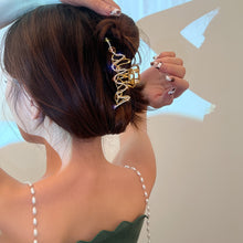 Load image into Gallery viewer, Hair Claw Crystal Pearl Clip
