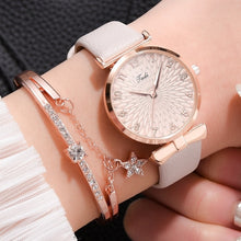 Load image into Gallery viewer, Luxury Magnetic Quartz Bracelet Watch Set
